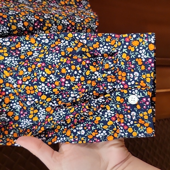 J.CREW | 98% Cotton Floral Button Up Long Sleeve Blouse with Tie Neckline - L - Picture 7 of 11